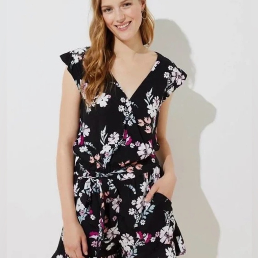 LOFT Floral Romper, size M